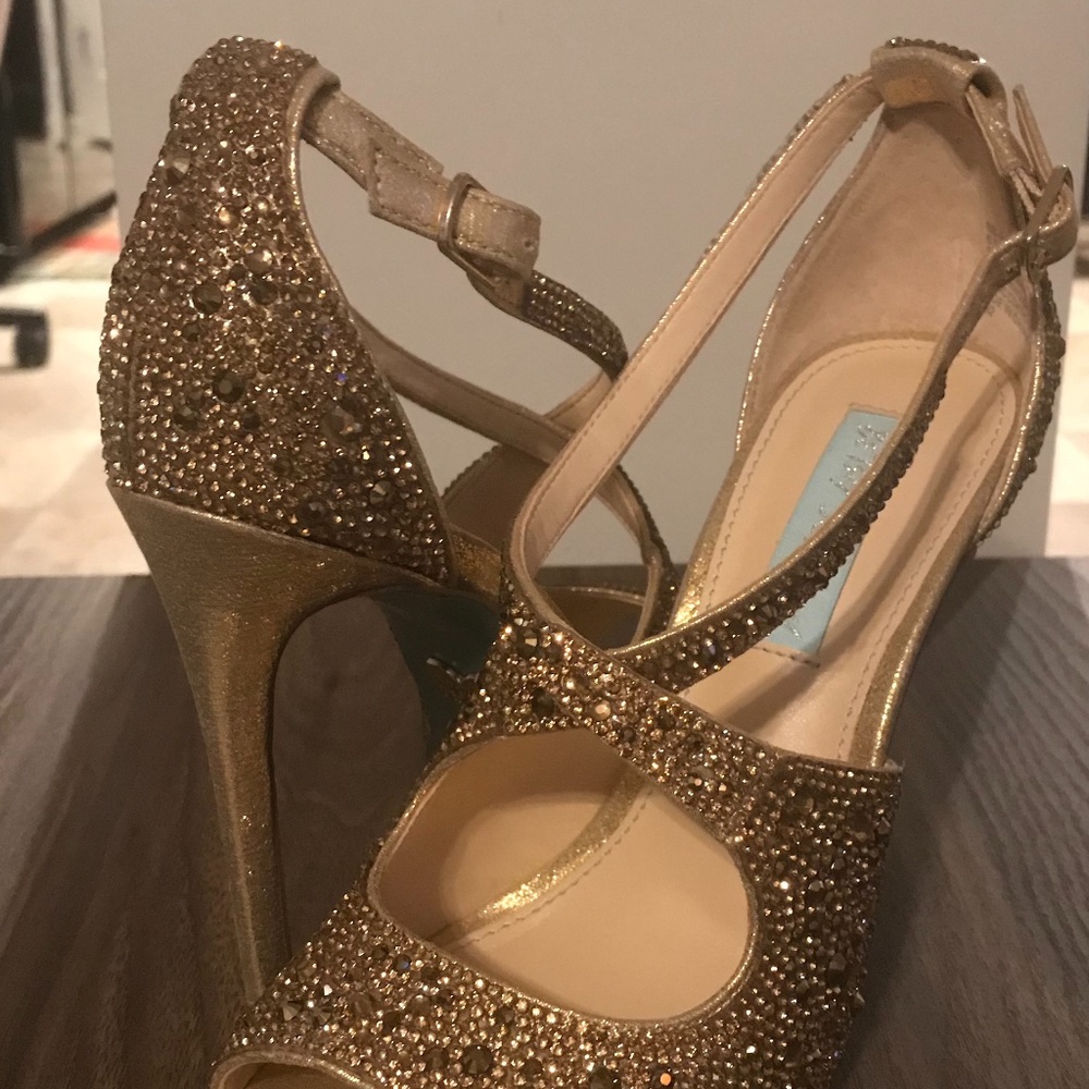 Shoes - Picture 6 of 6